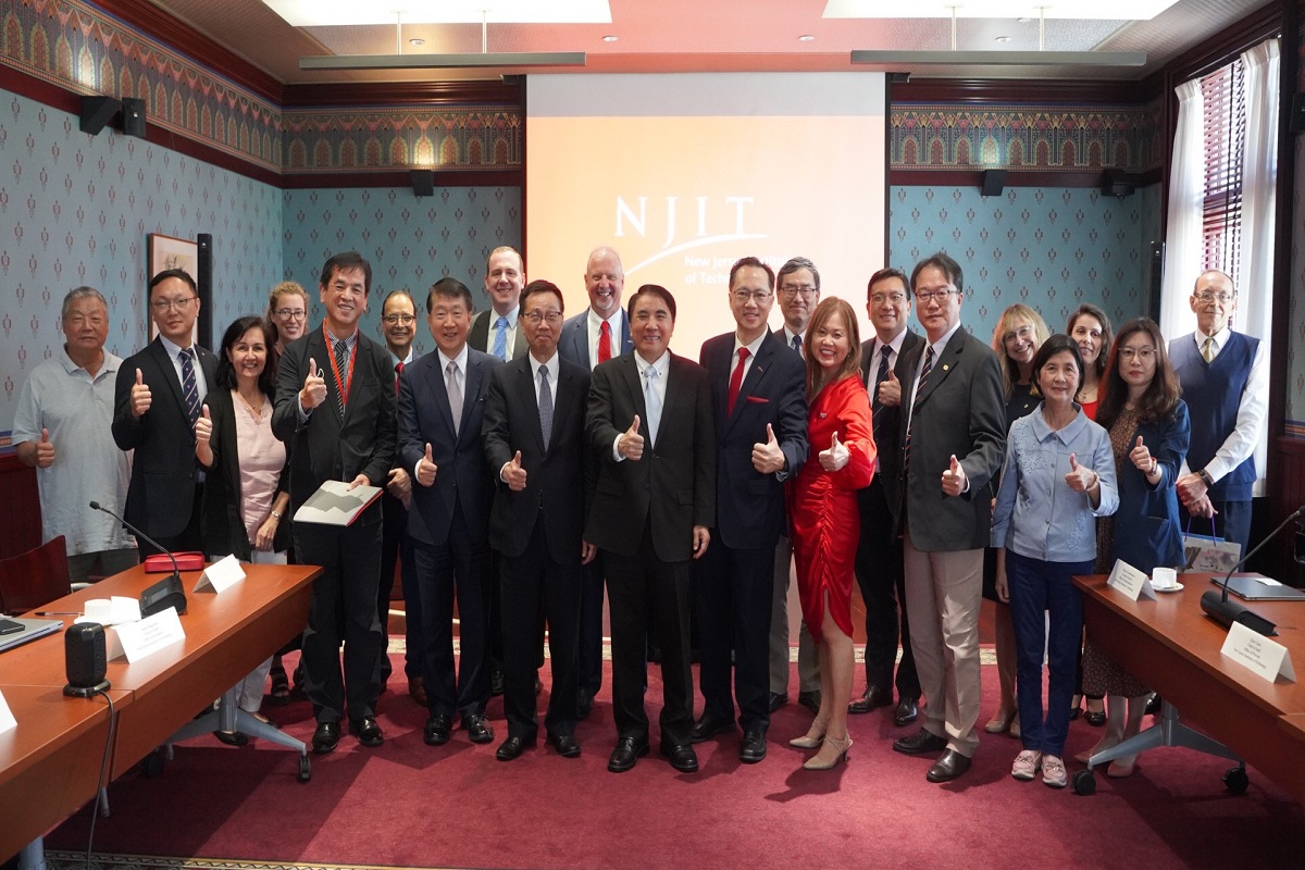 【NEWS】President Tai-Wen Hsu of NTOU Leads Delegation to Three U.S. Universities to Expand International Cooperation and Exchange(Open new window)